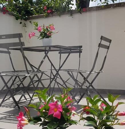Il Cortile Segreto - Con Parcheggio Privato Apartment Лече Екстериор снимка