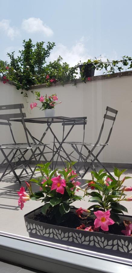 Il Cortile Segreto - Con Parcheggio Privato Apartment Лече Екстериор снимка