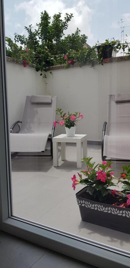 Il Cortile Segreto - Con Parcheggio Privato Apartment Лече Екстериор снимка