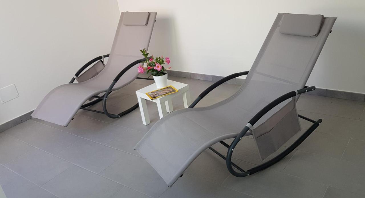 Il Cortile Segreto - Con Parcheggio Privato Apartment Лече Екстериор снимка